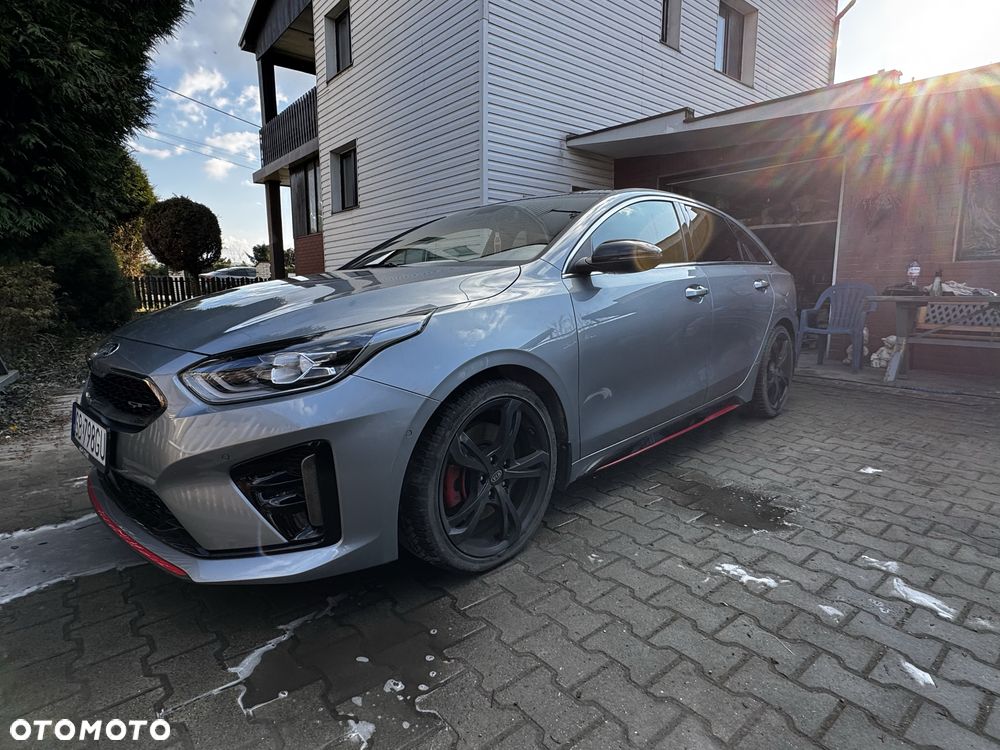 Kia Procee'd