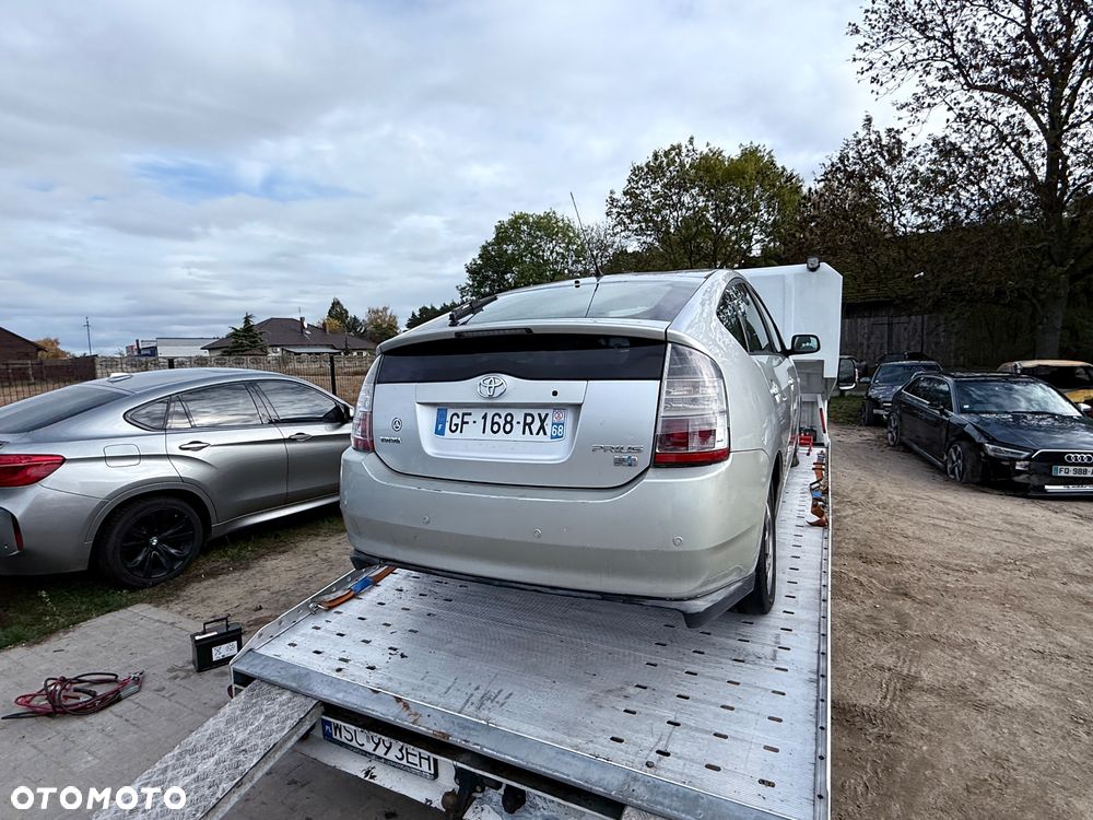 Toyota Prius (Hybrid) Executive - 7
