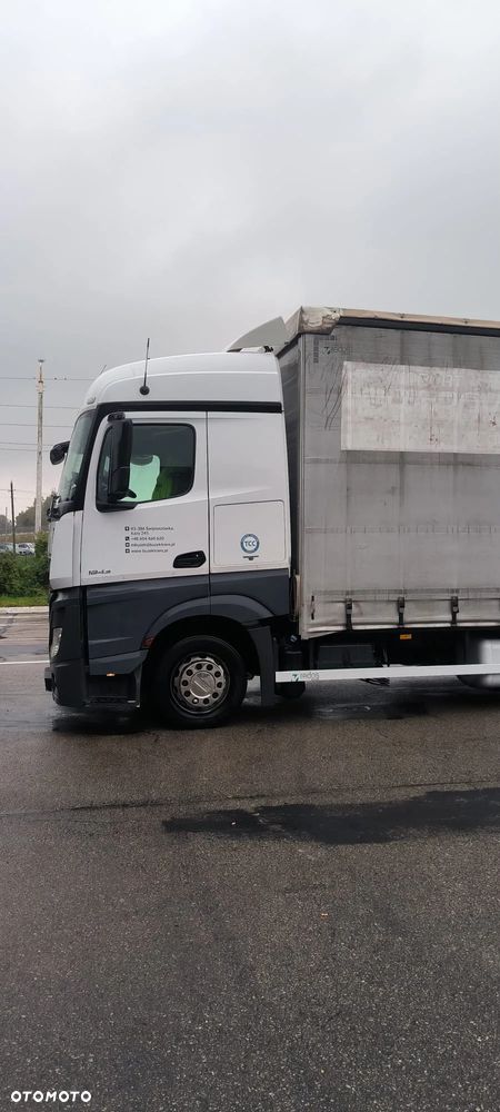 Mercedes-Benz ACTROS MP4 - 28
