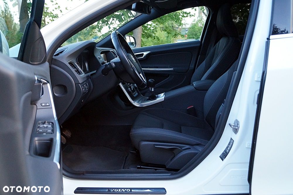 Volvo V60 D4 Edition Pro - 18