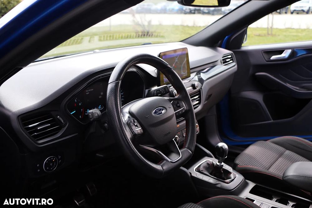 Ford Focus 1.0 EcoBoost Start-Stopp-System ST-LINE DESIGN - 18