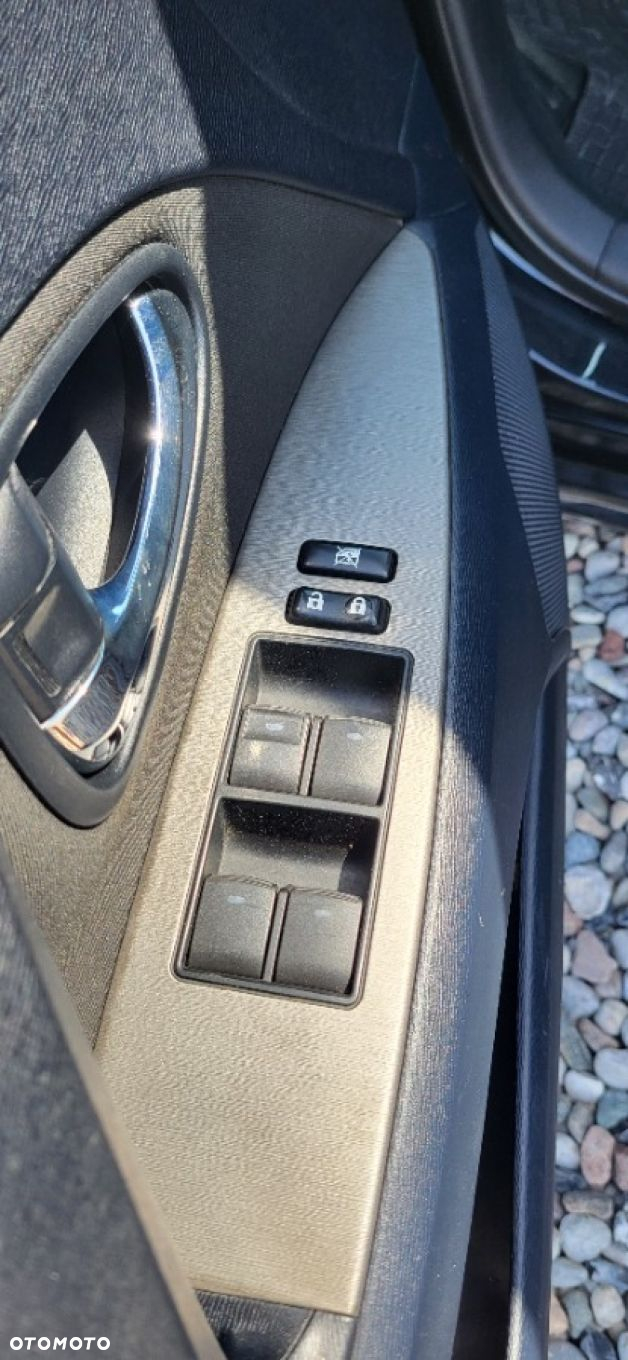 Toyota Avensis - 13