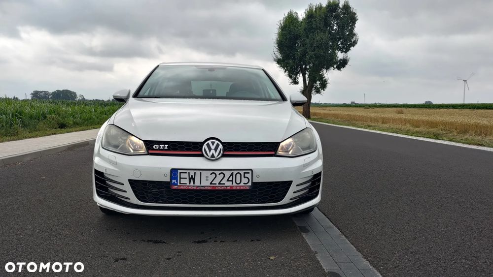 Volkswagen Golf 1.6 TDI BlueMotion Technology Cup - 12