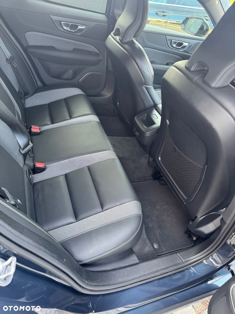 Volvo V60 B4 B Plus Dark - 6