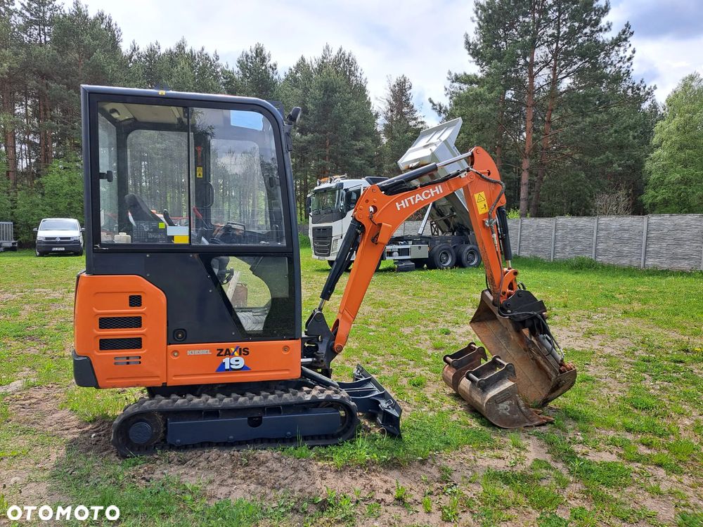 Hitachi ZX19-6CR - 6