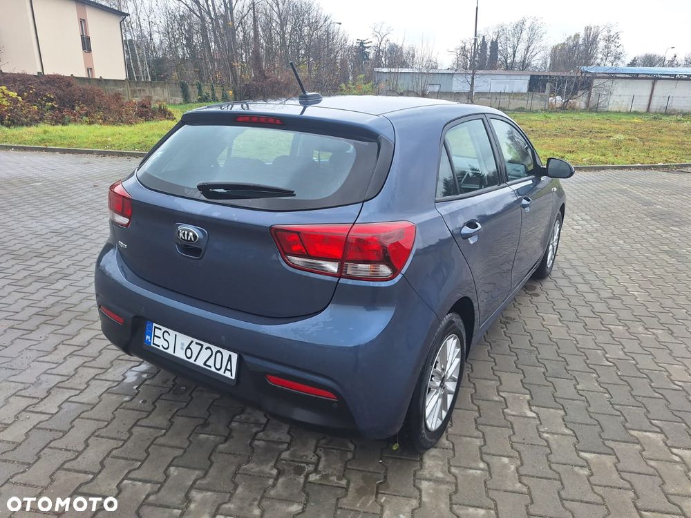 Kia Rio - 4