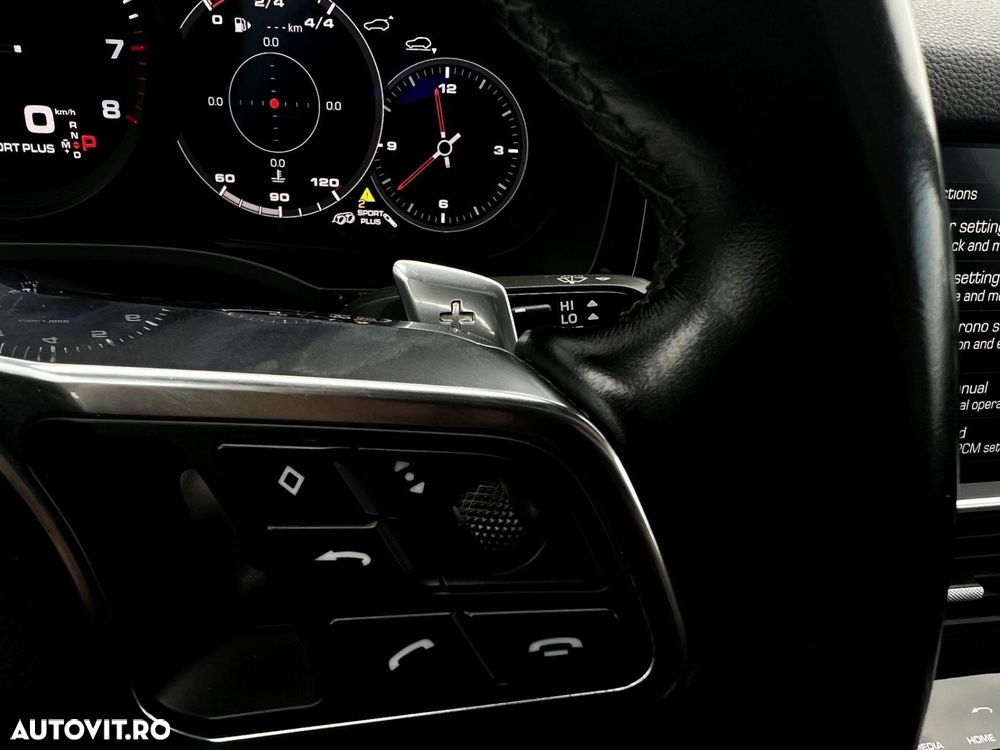 Porsche Cayenne - 38