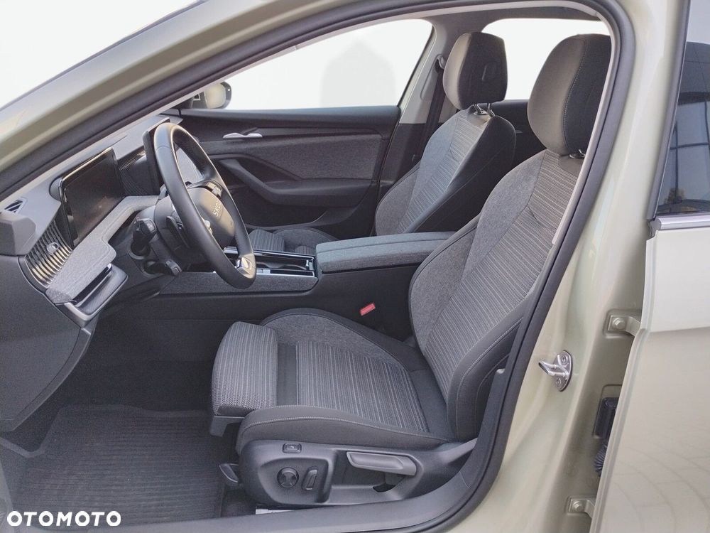 Skoda Superb 1.5 TSI mHEV Selection DSG - 11