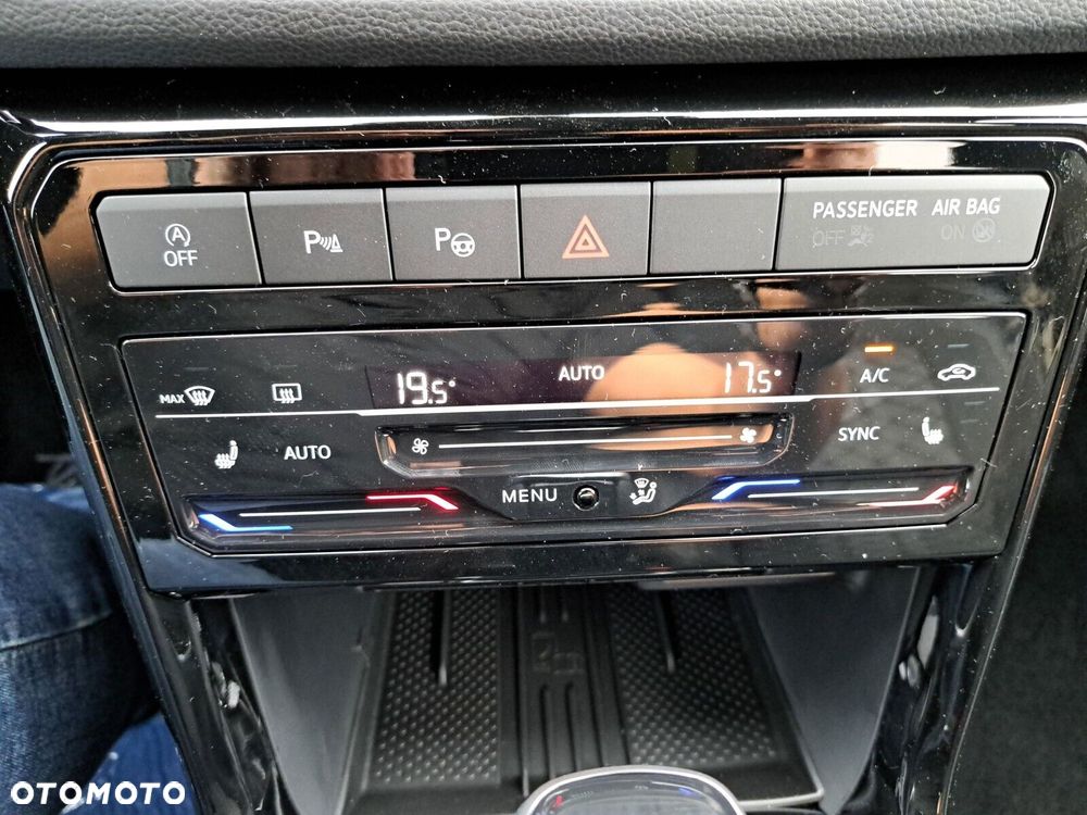 Volkswagen T-Cross 1.0 TSI R-Line Plus DSG - 29