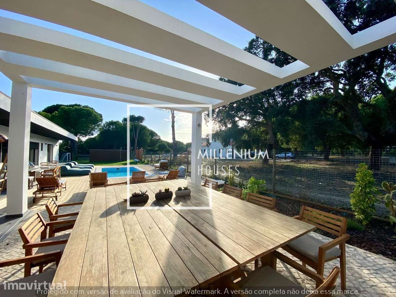 Moradia térrea de 4 suítes com piscina em lote de 1.040 m2 |... - Grande imagem: 5/34