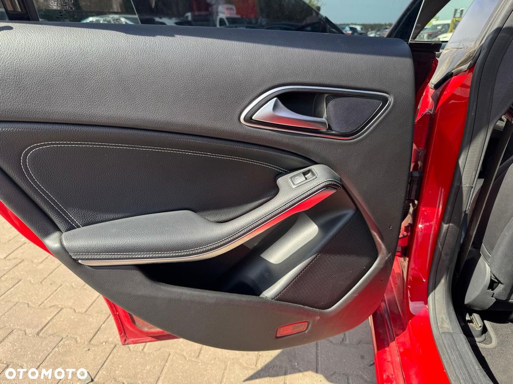 Mercedes-Benz CLA 250 7G-DCT - 21