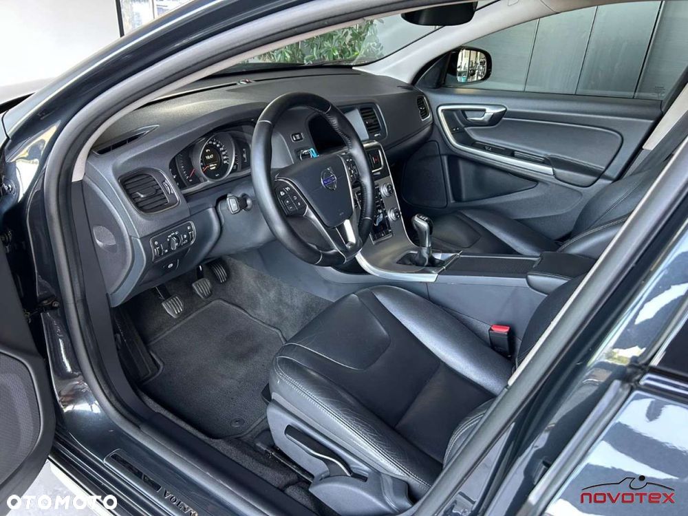 Volvo V60 Cross Country D3 Drive-E Momentum - 9