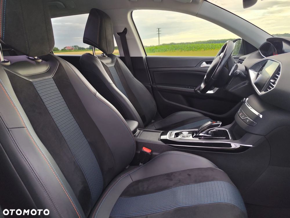 Peugeot 308 PureTech 130 GPF EAT8 Stop & Start Tech Edition - 26