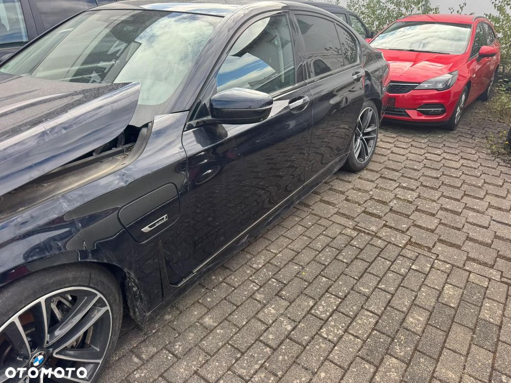 BMW Seria 7 745e - 5