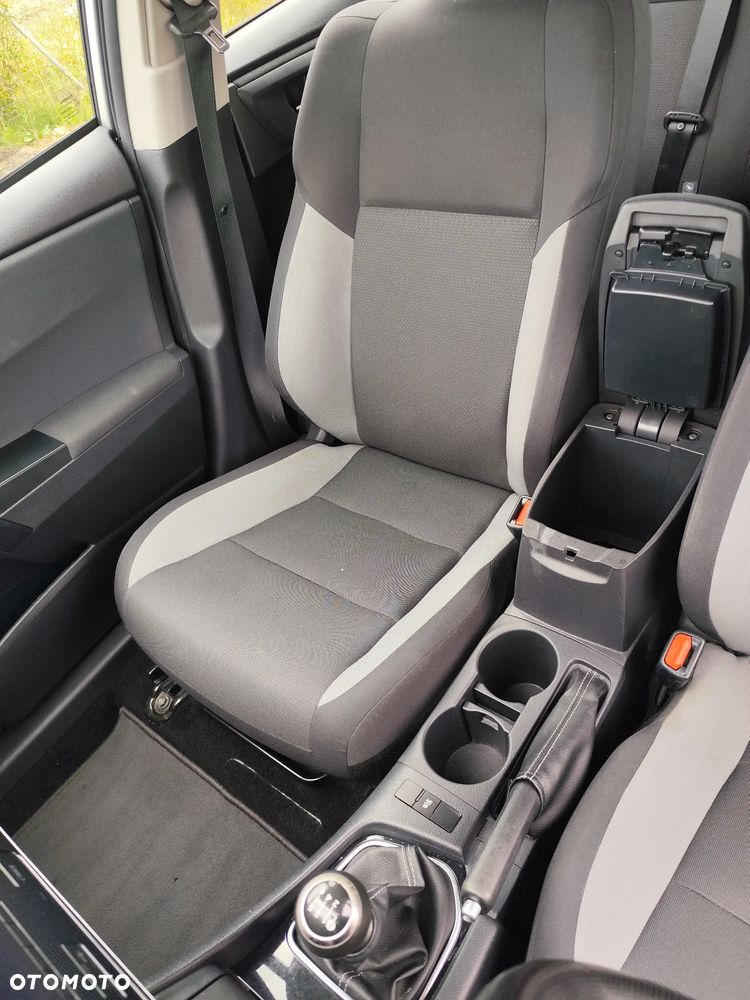 Toyota Auris 1.33 VVT-i Active - 24