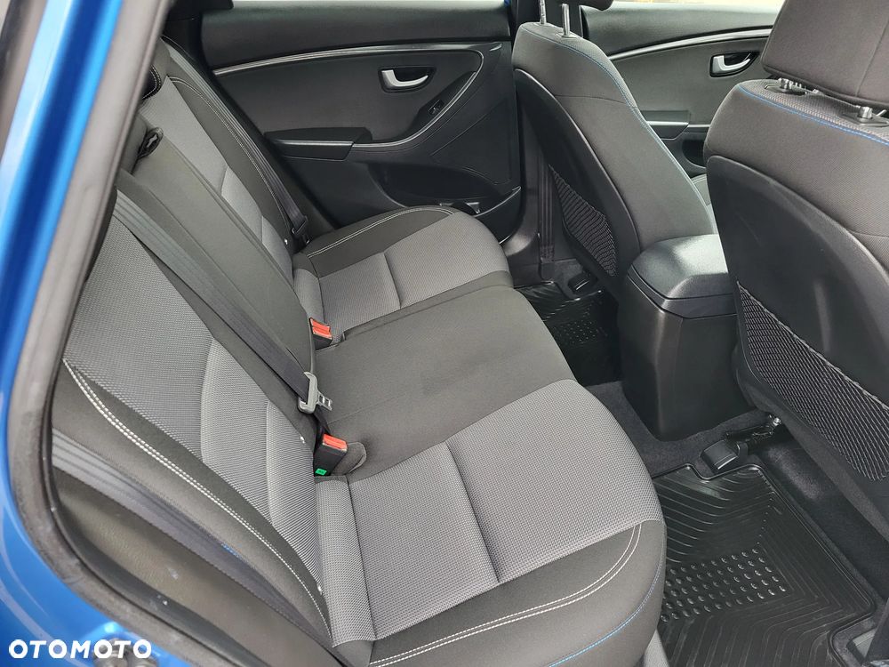 Hyundai i30 Kombi 1.6 GDi DCT Premium - 25