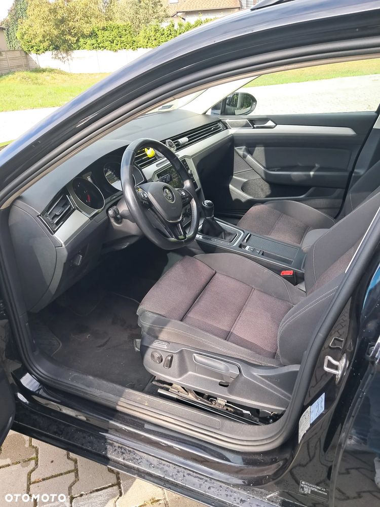 Volkswagen Passat - 9