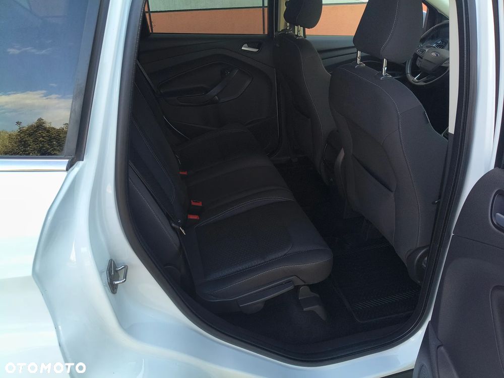 Ford Kuga 1.5 EcoBoost 2x4 Trend - 18