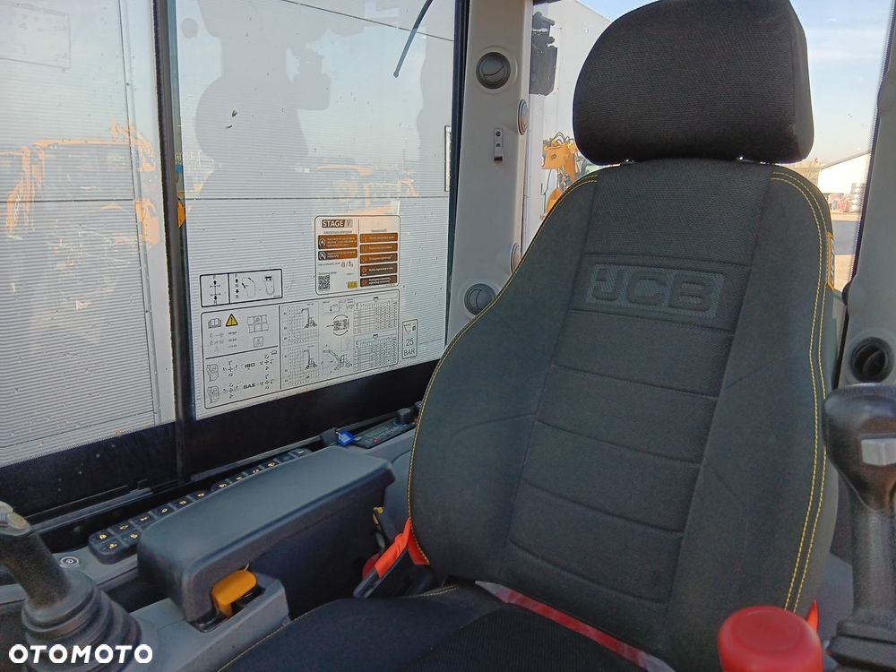 JCB 110W - 12