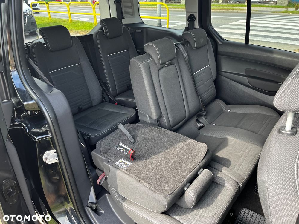 Ford Tourneo Connect Grand - 28