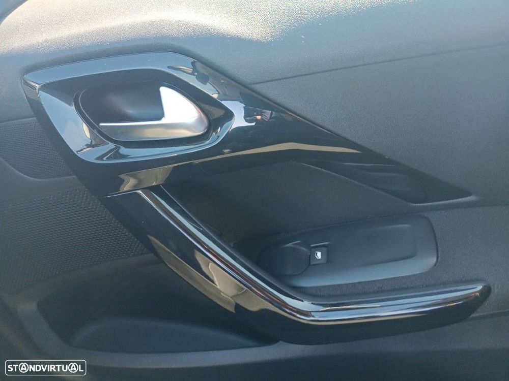 Peugeot 208 1.6 BlueHDi Style - 26