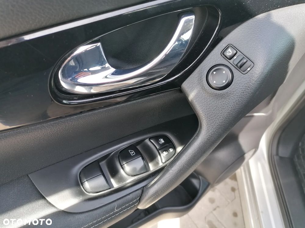 Nissan Qashqai 1.6 DCi Acenta EU6 - 9