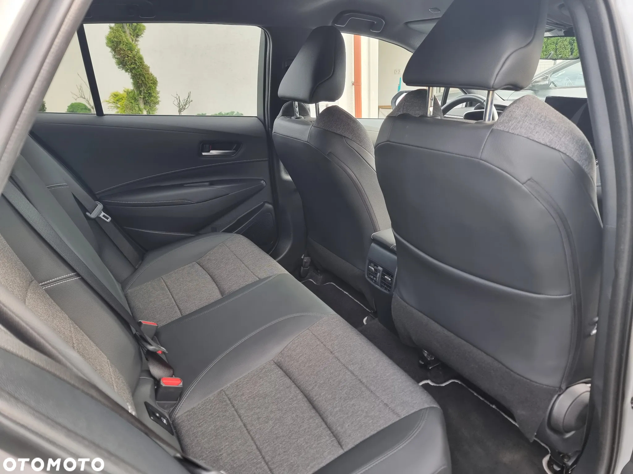 Toyota Corolla 1.8 Hybrid Touring Sports Team Deutschland - 22