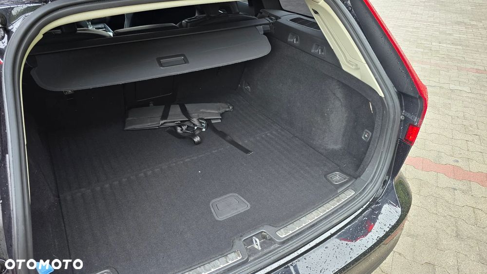 Volvo V60 D4 Momentum Pro - 11