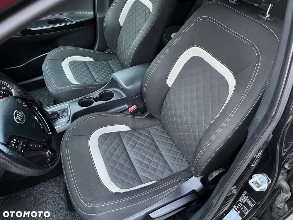 Kia Ceed 1.6 CRDi GT Line DCT - 11