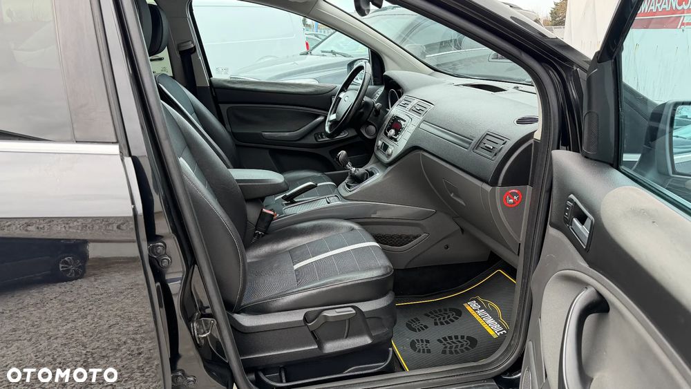 Ford Kuga 2.0 TDCi 2x4 Titanium - 35