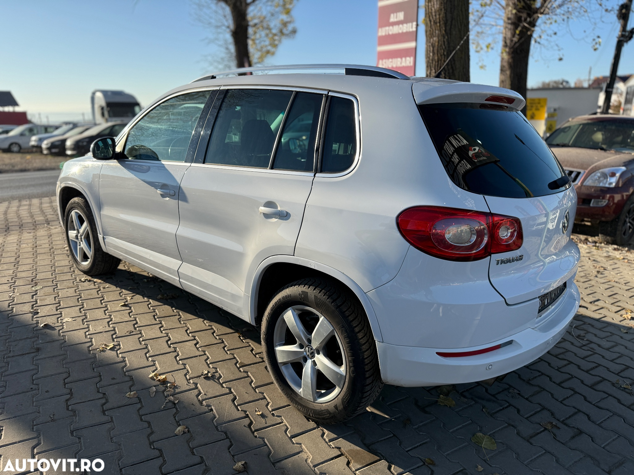 Volkswagen Tiguan 2.0 TDI 4Motion DSG Sport & Style - 4