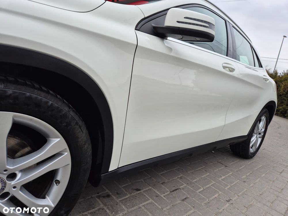 Mercedes-Benz GLA 200 Urban - 21