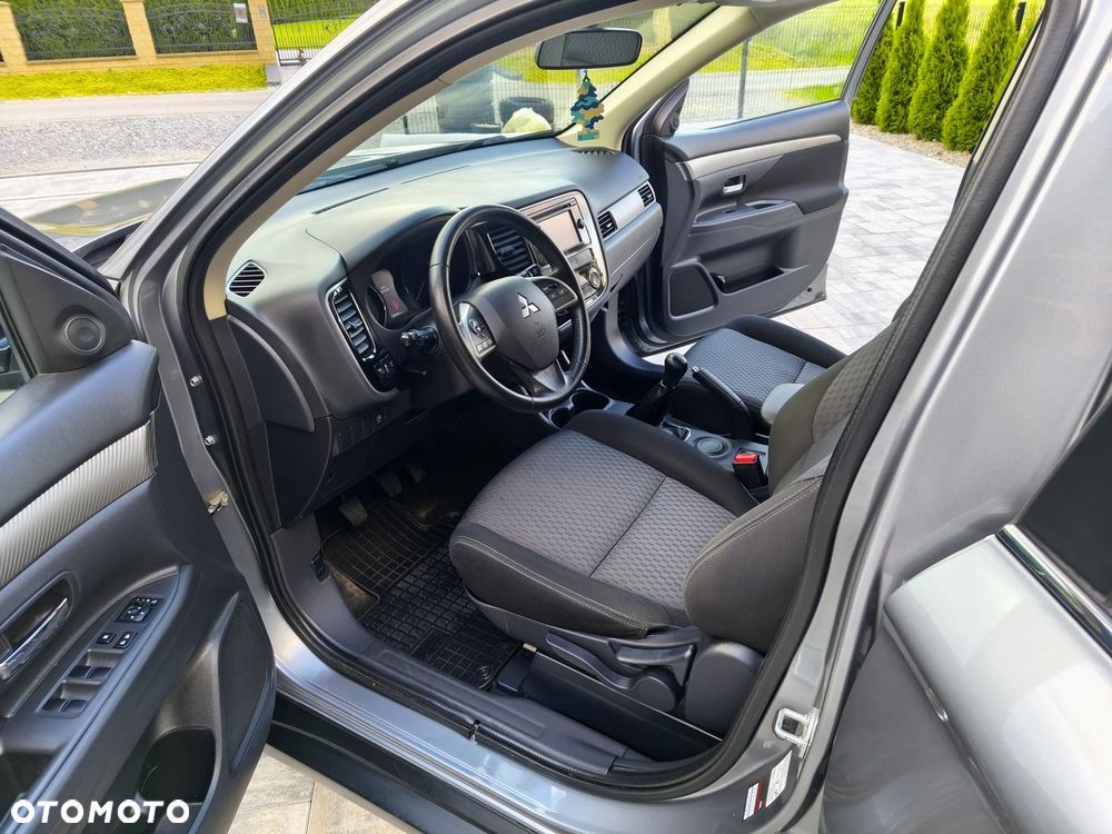 Mitsubishi Outlander 2.0 Intense 2WD - 10