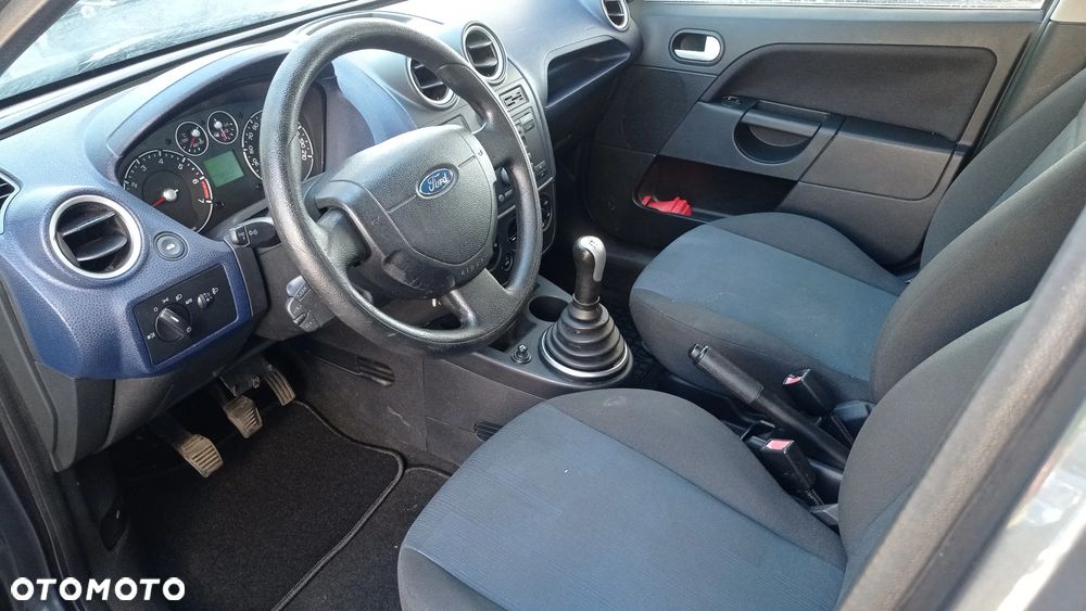 Ford Fiesta 1.4 Silver Magic - 36