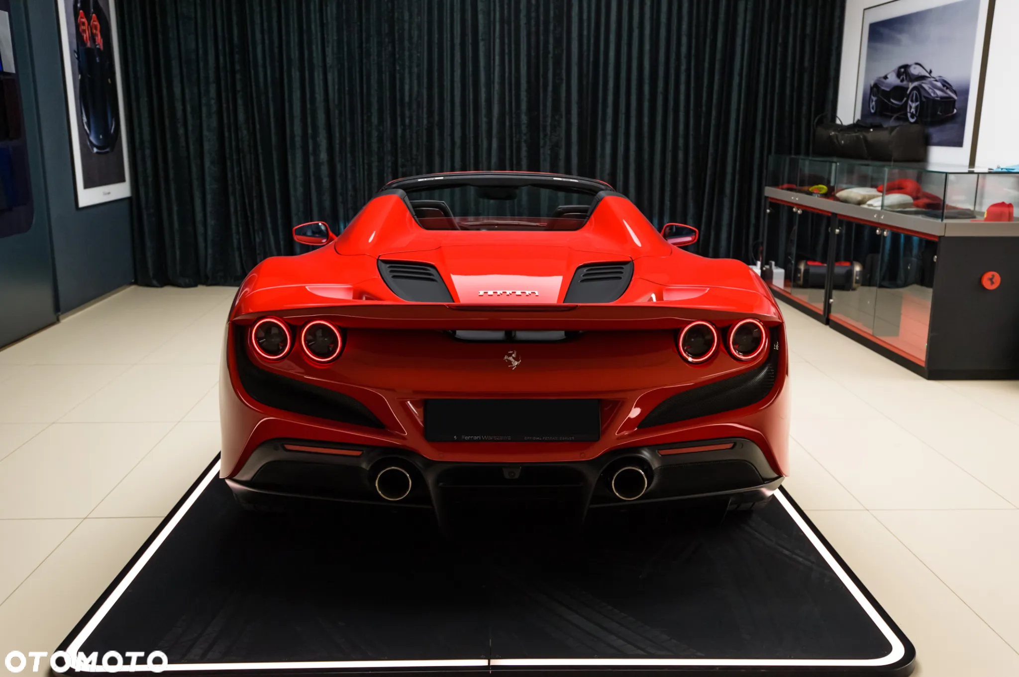 Ferrari F8 Spider - 30