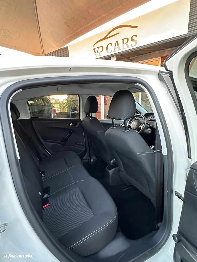 Peugeot 208 PureTech 82 Style - 9