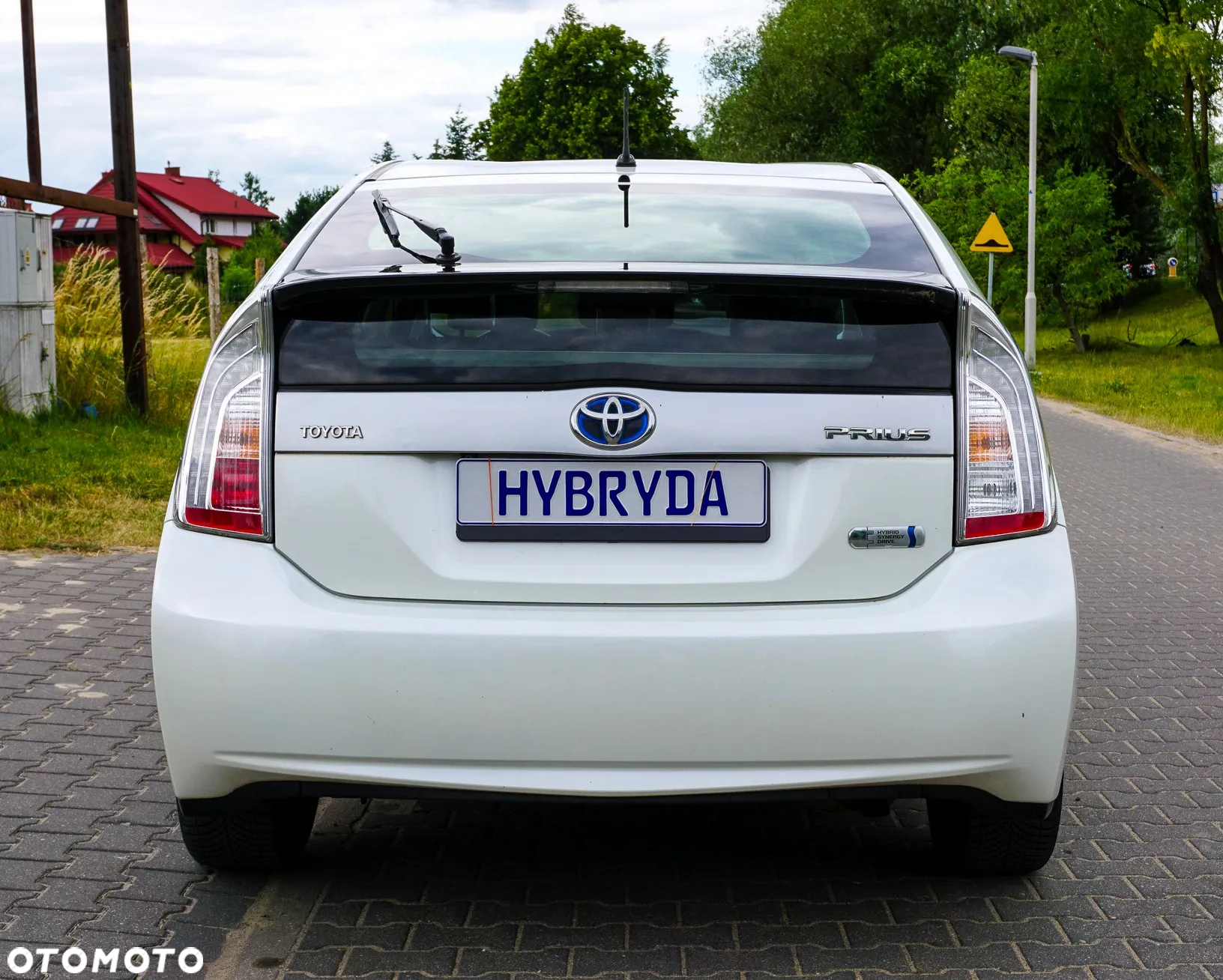 Toyota Prius Plug-in (Hybrid) Life - 21