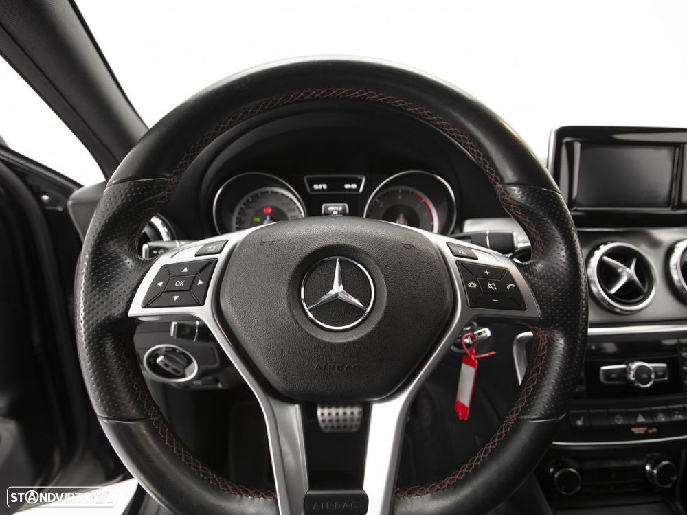 Mercedes-Benz GLA 200 - 16