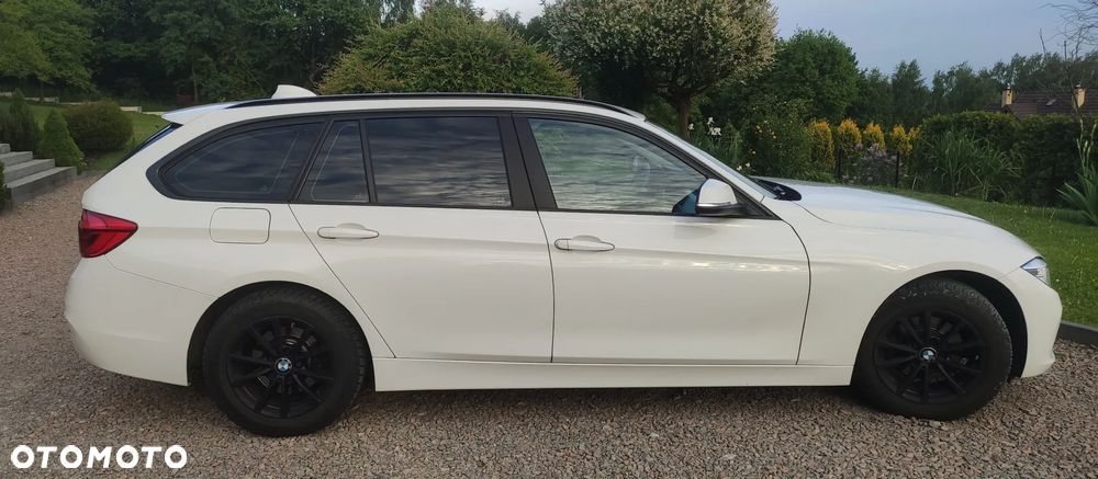 BMW Seria 3 318i - 5