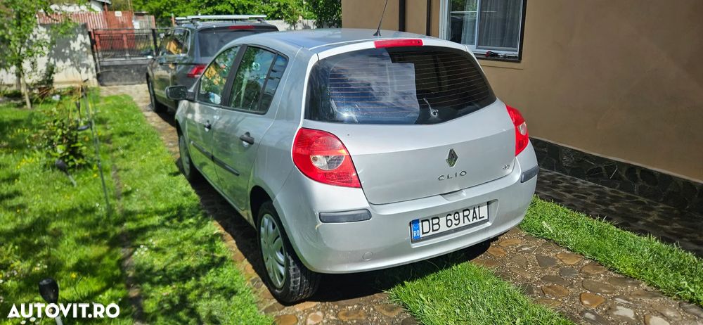 Renault Clio III 1.4 Dynamique - 3