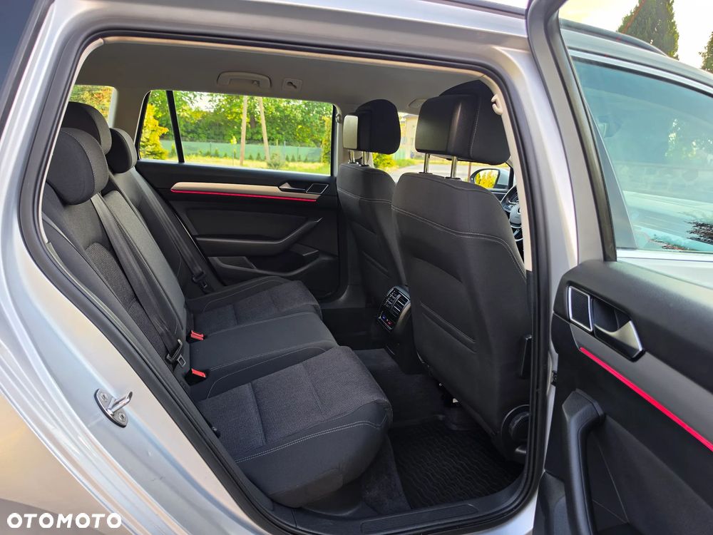 Volkswagen Passat 2.0 TDI (BlueMotion Technology) Comfortline - 37