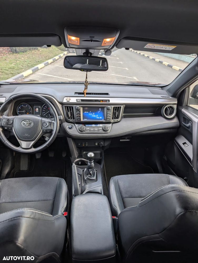 Toyota RAV4 2.0 D-4D 2WD Comfort - 17