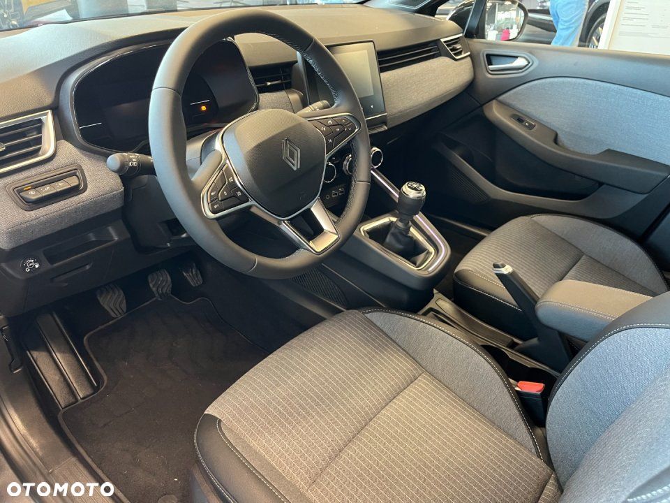 Renault Clio - 11