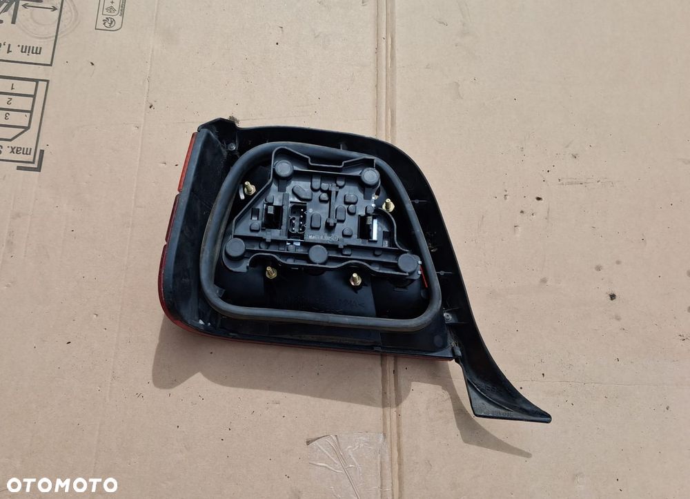 Lampa tył BMW E36 KOMBI  29150220  prawa OE - 2