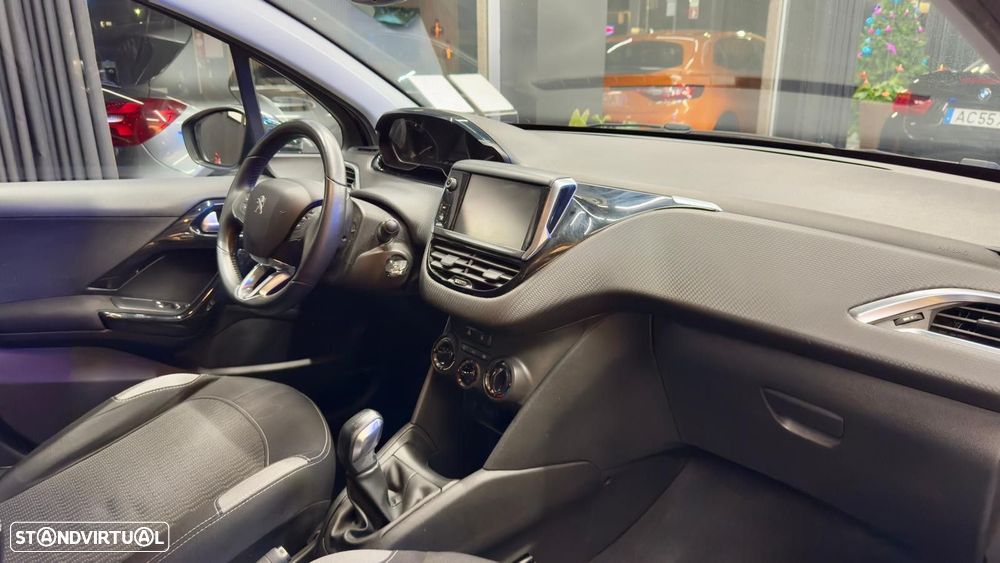 Peugeot 208 1.2 VTi SE Style - 8