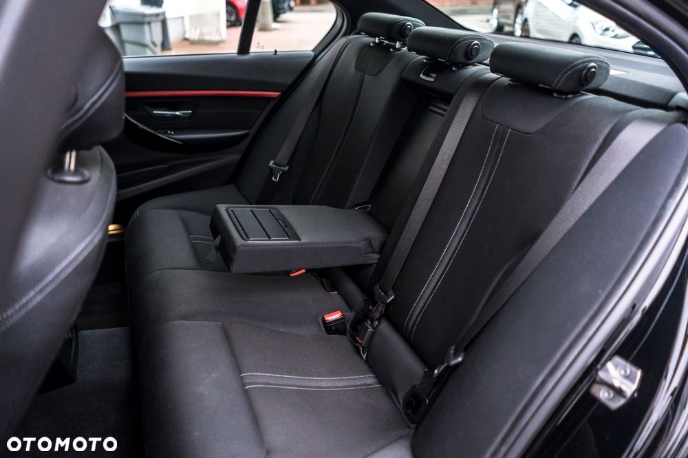 BMW Seria 3 318i Advantage - 17