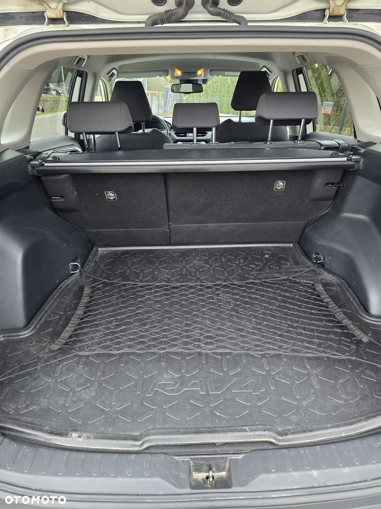 Toyota RAV4 2.0 Comfort 4x4 - 12