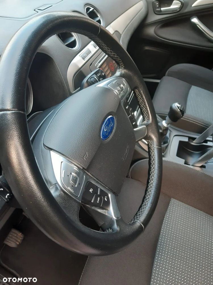 Ford S-Max - 10