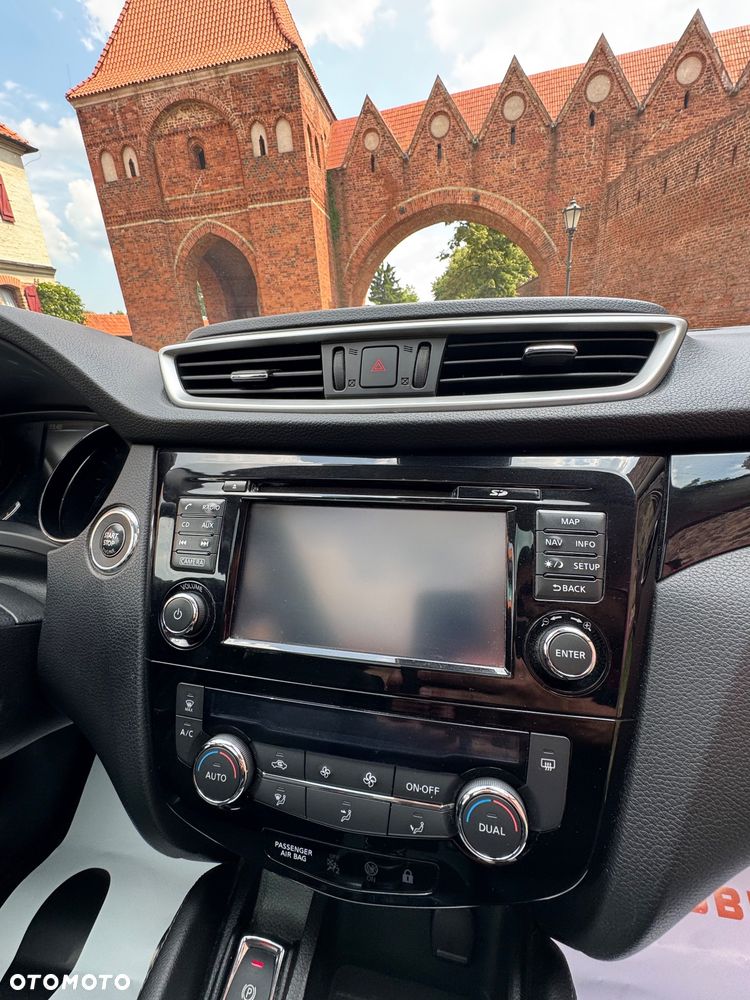 Nissan Qashqai 1.2 DIG-T N-Connecta EU6 - 25