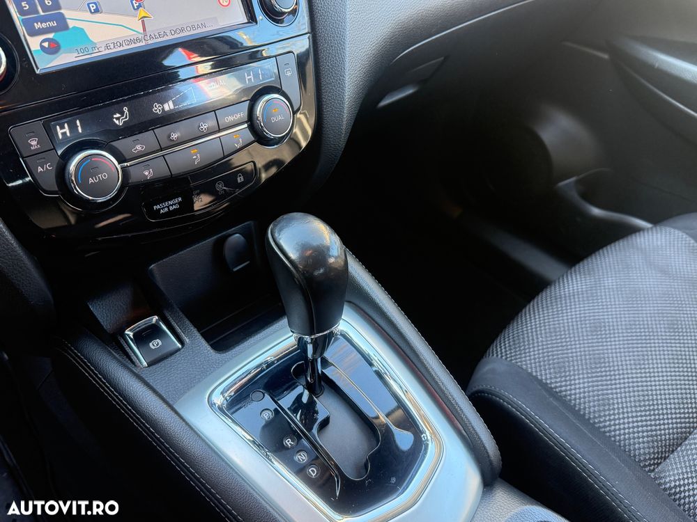Nissan Qashqai 1.6 DCI Xtronic ACENTA - 17